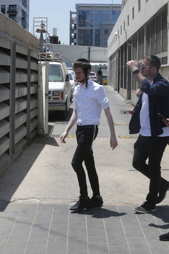 איזה מידה אתה בג'ינס? (צילום: מוטי לבטון) איזה מידה אתה בג'ינס? (צילום: מוטי לבטון)