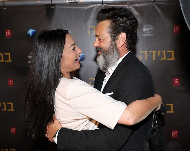 לזה אנחנו קוראים חיבוק. מאיה בוסקילה מפרגנת (צילום: רפי דלויה) לזה אנחנו קוראים חיבוק. מאיה בוסקילה מפרגנת (צילום: רפי דלויה)