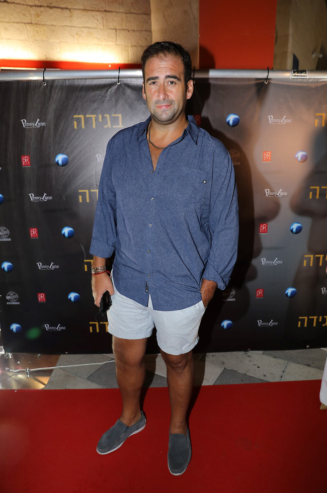 ככה נראים שחוזרים מהישרדות. קובי מאור הגרסה המוצמקת (צילום: רפי דלויה) ככה נראים שחוזרים מהישרדות. קובי מאור הגרסה המוצמקת (צילום: רפי דלויה)