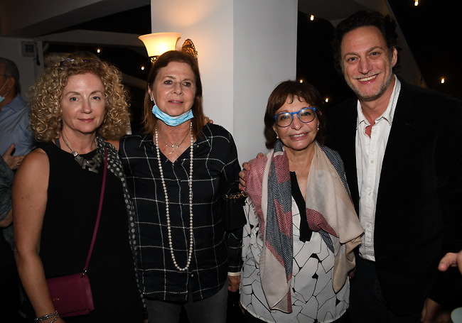 באו לספוג תרבות. יחזקאל לזרוב, רבקה מיכאלי, דליה רבין ולנה קריינדלין (צילום: אביב חופי) באו לספוג תרבות. יחזקאל לזרוב, רבקה מיכאלי, דליה רבין ולנה קריינדלין (צילום: אביב חופי)