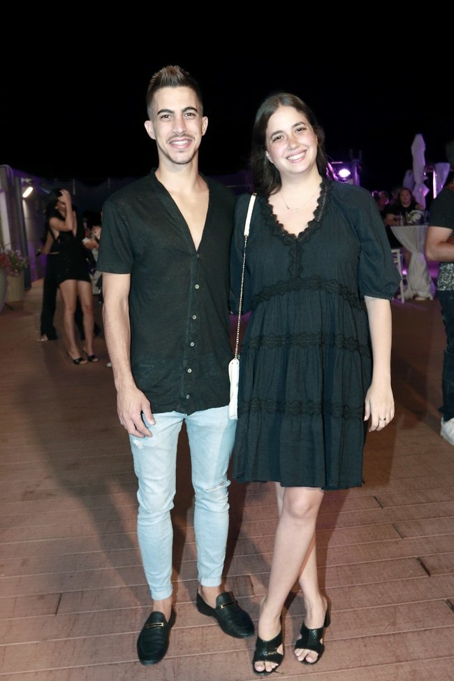 מה בישלת לנו? אורן אסידו ואשתו אנאל (צילום: ענת מוסברג) מה בישלת לנו? אורן אסידו ואשתו אנאל (צילום: ענת מוסברג)