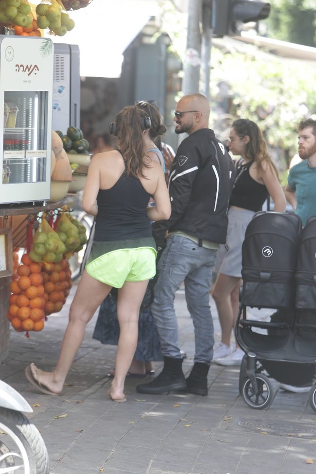 אפשר מיץ? אברהם טל (צילום: מוטי לבטון) אפשר מיץ? אברהם טל (צילום: מוטי לבטון)