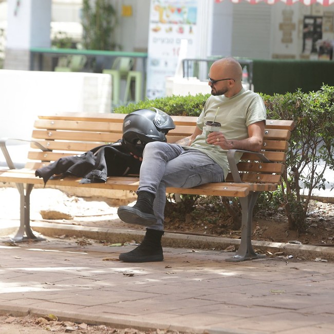 תעשה לנו מקום (צילום: מוטי לבטון) תעשה לנו מקום (צילום: מוטי לבטון)