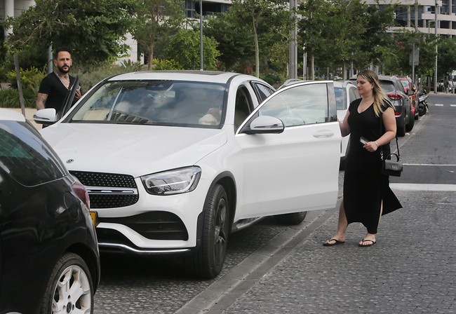 איזה רכב יוקרתי (צילום: מוטי לבטון) איזה רכב יוקרתי (צילום: מוטי לבטון)