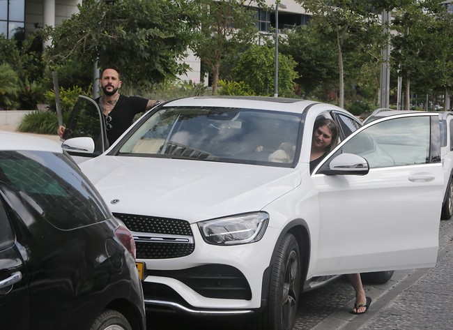 לאן אתם נוסעים? (צילום: מוטי לבטון) לאן אתם נוסעים? (צילום: מוטי לבטון)