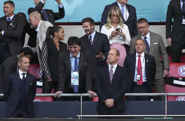 חוגגים את הניצחון של אנגליה (צילום: Gettyimage) חוגגים את הניצחון של אנגליה (צילום: Gettyimage)