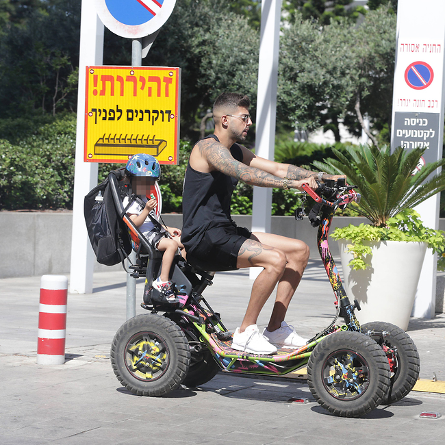 ביוש, נתראה בקרוב! (צילום: מוטי לבטון) ביוש, נתראה בקרוב! (צילום: מוטי לבטון)