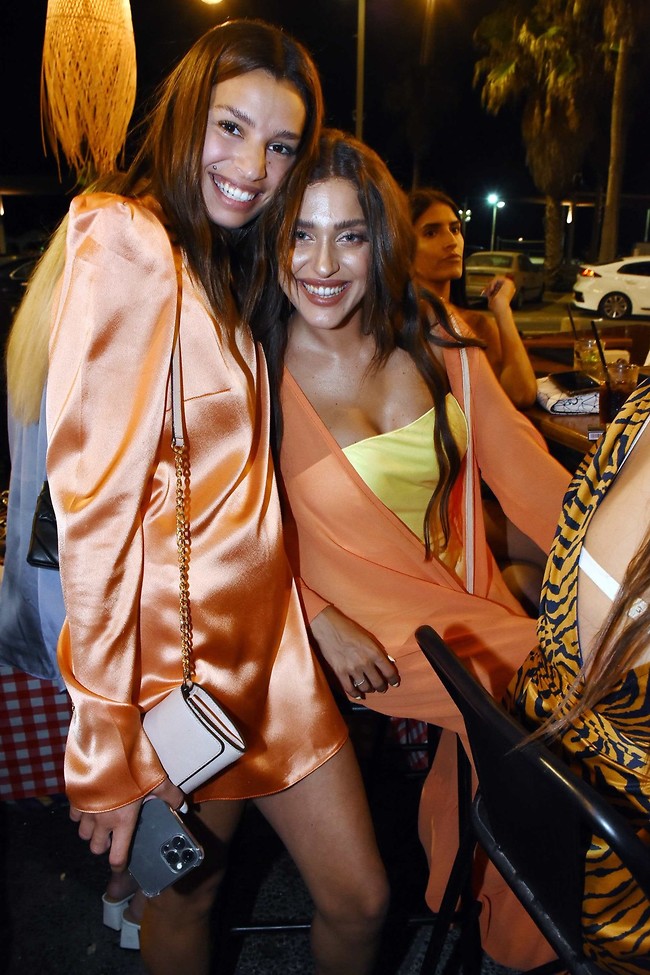 אל תחפשו כאן את גל גברעם. לינור סיביניק ואלמוג חדד (צילום: אמיר מאירי) אל תחפשו כאן את גל גברעם. לינור סיביניק ואלמוג חדד (צילום: אמיר מאירי)