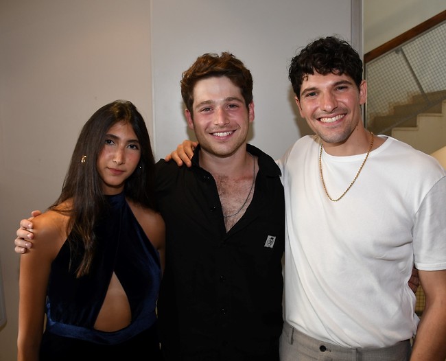 בדרך להיות כוכב. ידין גלמן עם אברהם ארנסון ובת הזוג (צילום: אביב חופי) בדרך להיות כוכב. ידין גלמן עם אברהם ארנסון ובת הזוג (צילום: אביב חופי)