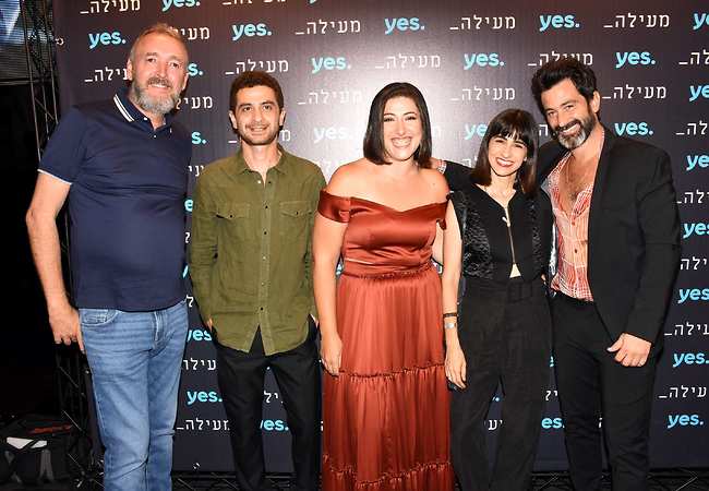 הקאסט הגאה (צילום: אמיר מאירי) הקאסט הגאה (צילום: אמיר מאירי)