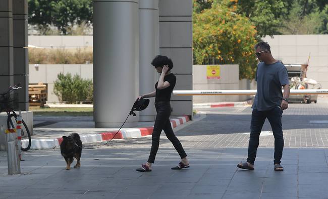 "יאללה אני אכין צהריים. מירי כהן לימדה אותי כמה דברים" (צילום: מוטי לבטון) "יאללה אני אכין צהריים. מירי כהן לימדה אותי כמה דברים" (צילום: מוטי לבטון)