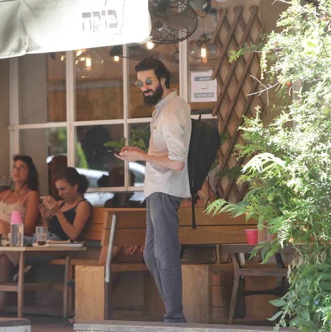 אז כאן אתה נמצא? (צילום: מוטי לבטון) אז כאן אתה נמצא? (צילום: מוטי לבטון)