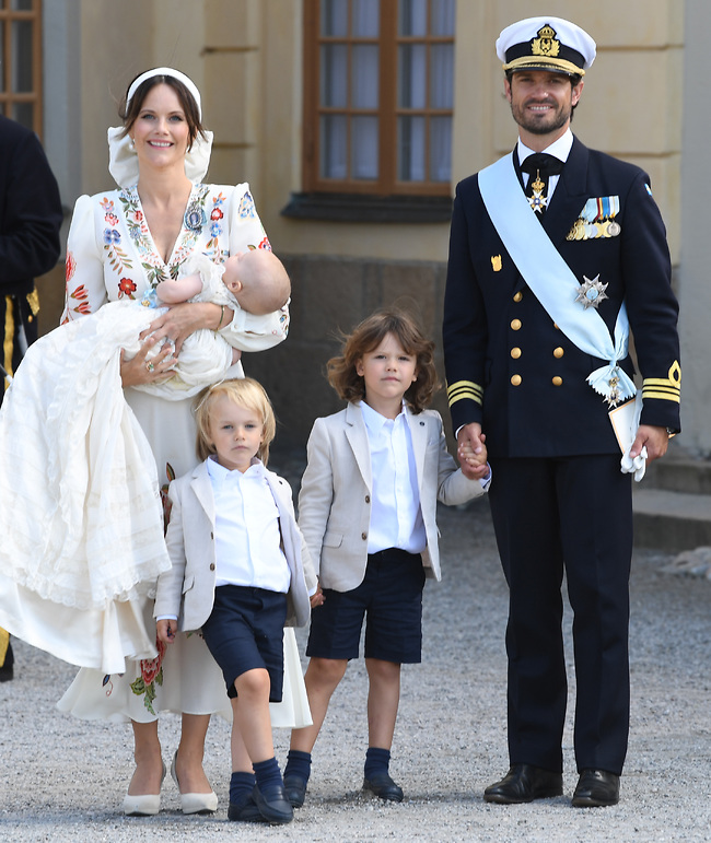 אובססיה חדשה. הנסיך קרל פיליפ, הנסיכה סופיה והילדים (צילום: Gettyimage)