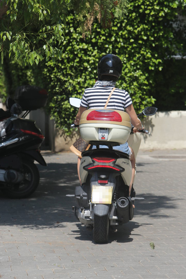 מדובר בבחורה מגניבה מאוד (צילום: מוטי לבטון) מדובר בבחורה מגניבה מאוד (צילום: מוטי לבטון)