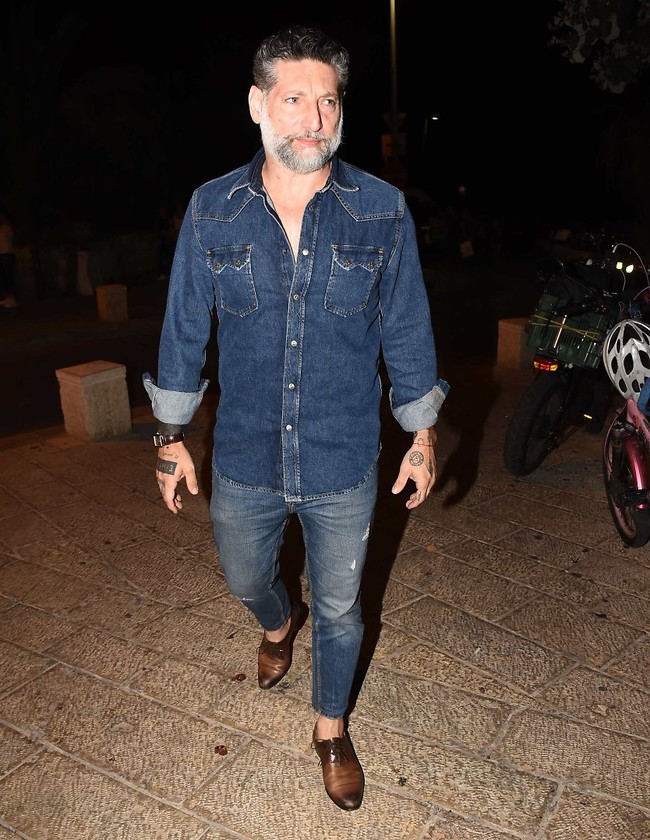 שמיישהו יאהב אותנו כמו שהוא אוהב ג'ינס. אסף גרניט (צילום: אמיר מאירי) שמיישהו יאהב אותנו כמו שהוא אוהב ג'ינס. אסף גרניט (צילום: אמיר מאירי)