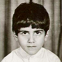 ילדות בצילה של מפלצת. עומאר בן שש | צילום: רויטרס, אלבום פרטי