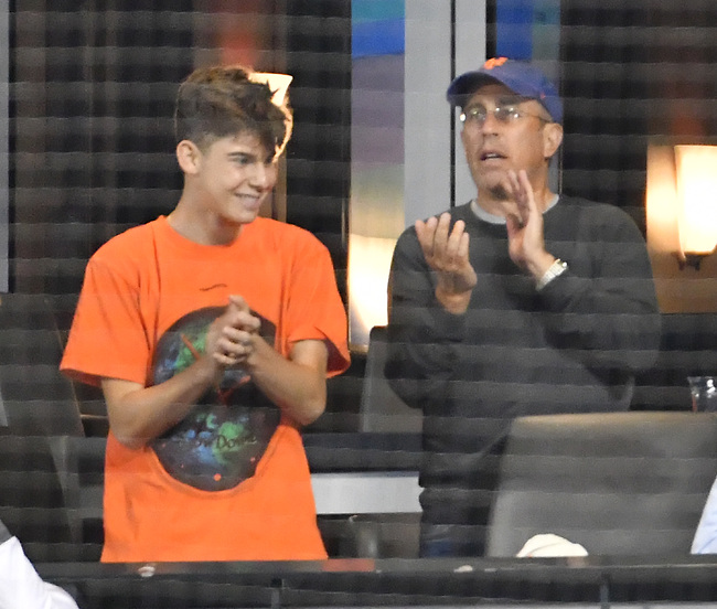 "מה, מה פספסתי?" (צילום: SplashNews) "מה, מה פספסתי?" (צילום: SplashNews)