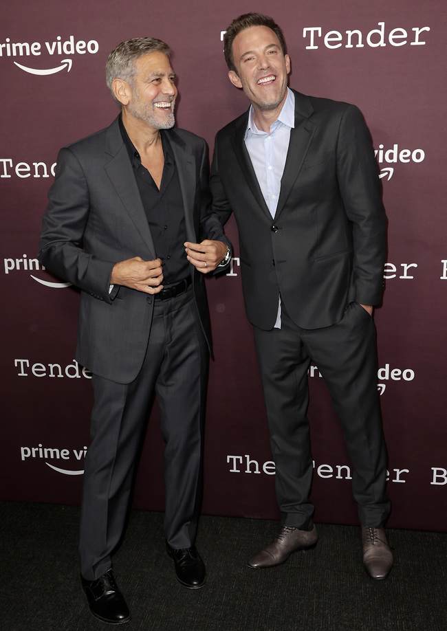 כמה צ'ארם! בן אפלק וג'ורג' קלוני (צילום: Gettyimage) כמה צ'ארם! בן אפלק וג'ורג' קלוני (צילום: Gettyimage)