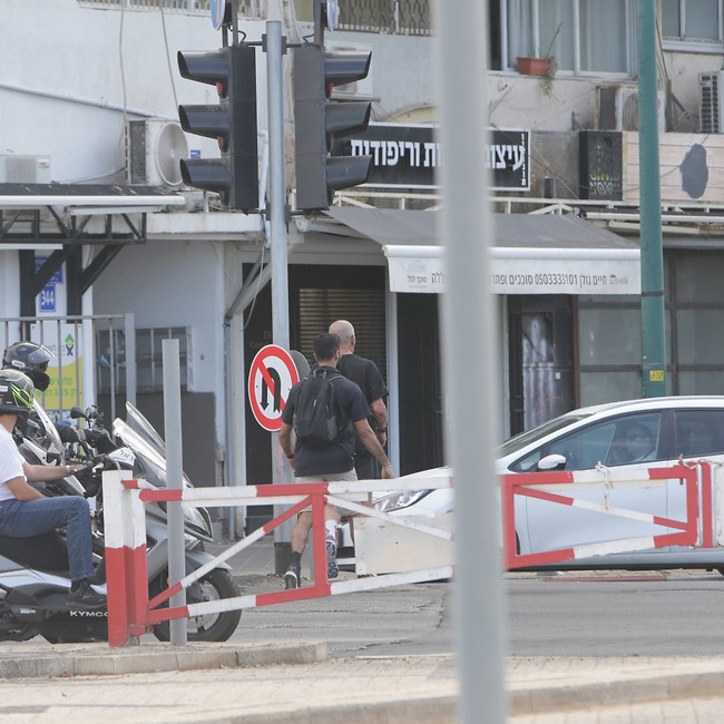 חצו בהצלחה (צילום: מוטי לבטון) חצו בהצלחה (צילום: מוטי לבטון)