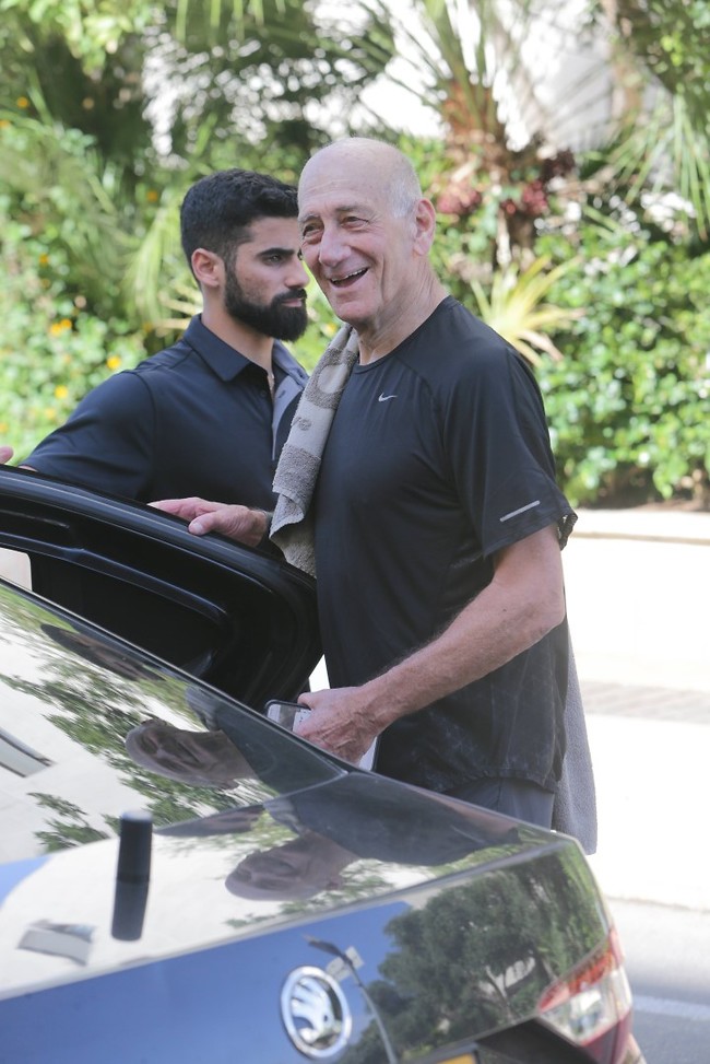 הולך עם חיוך (צילום: מוטי לבטון) הולך עם חיוך (צילום: מוטי לבטון)