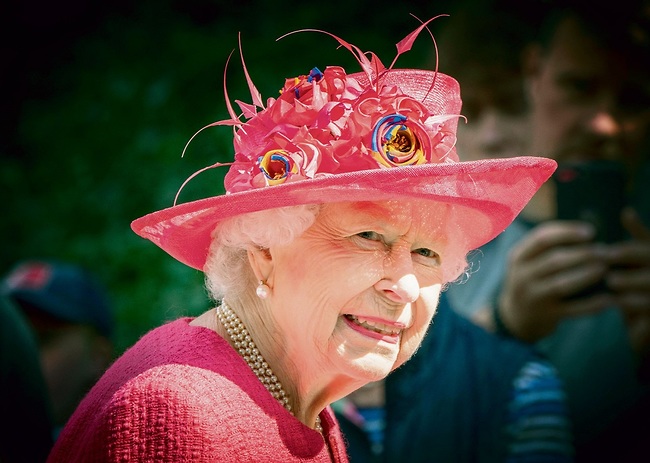 המלכה אליזבת (צילום: AP)