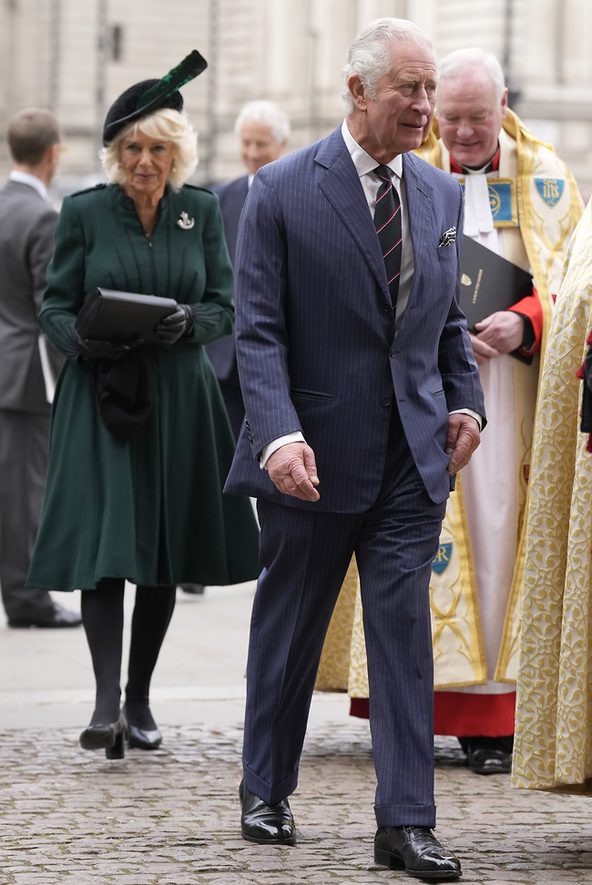 הנסיך צ'רלס והדוכסית קמילה (צילום: AP)