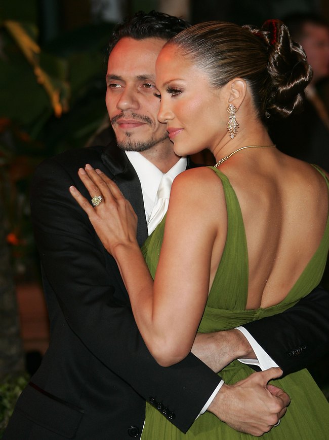 Not heavy for you?  Lopez and Mark Anthony (Photo: Gettyimage)