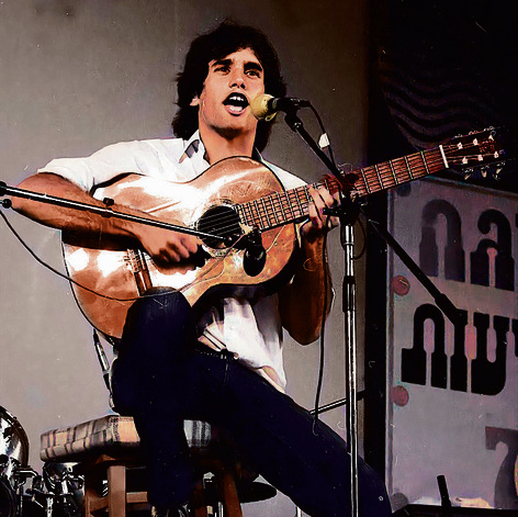 שיר אהבה בדואי, במדבר. דיוויד ברוזה | באדיבות הספרייה הלאומית. צביעה ושיפור איכות תמונות: MyHeritage שיר אהבה בדואי, במדבר. דיוויד ברוזה | באדיבות הספרייה הלאומית. צביעה ושיפור איכות תמונות: MyHeritage