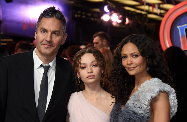 Her British crew was all fired.  Newton, Parker and their daughter Nico Parker (Photo: GettyImages)