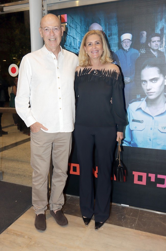 גם החותנים פה כמובן. גבי ואתי רוטר (צילום: ענת מוסברג) גם החותנים פה כמובן. גבי ואתי רוטר (צילום: ענת מוסברג)
