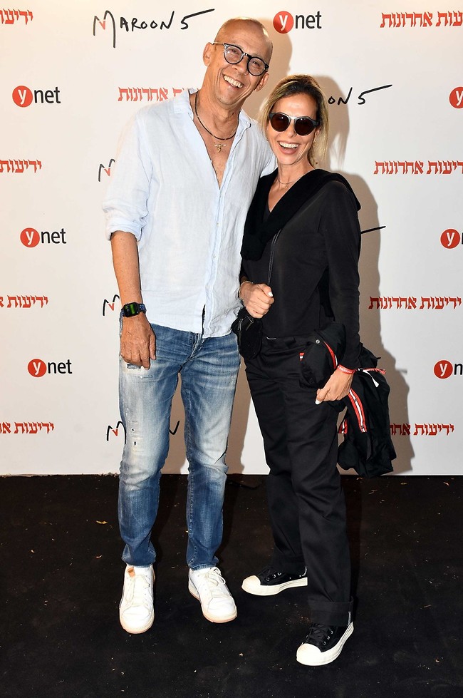 מאושרים בשבילכם. דידי הררי ובת הזוג מיכל פלג ירושלמי (צילום: אמיר מאירי) מאושרים בשבילכם. דידי הררי ובת הזוג מיכל פלג ירושלמי (צילום: אמיר מאירי)