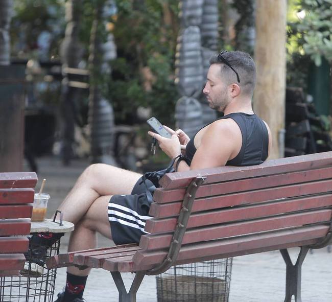 קנדי קראש? לאון שניידרובסקי (צילום: מוטי לבטון) קנדי קראש? לאון שניידרובסקי (צילום: מוטי לבטון)