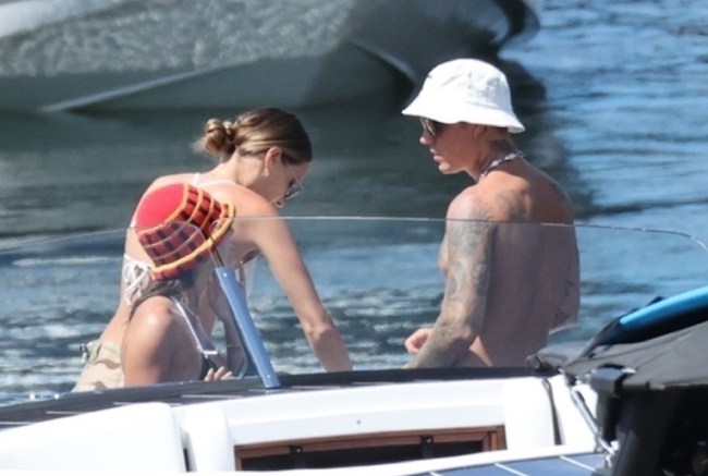 Vacation is the best medicine.  Justin Bieber and Hailey Baldwin (Photo: Backgrid)