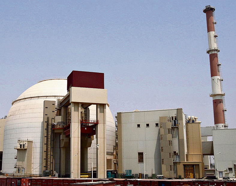 הכור הגרעיני האיראני בבושהאר | צילום: ABEDIN TAHERKENAREH, EPA
