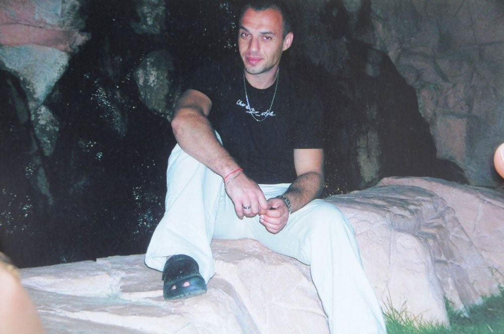 The murdered, Gadi Wichman.  Asked the gang to keep quiet for his little daughter
