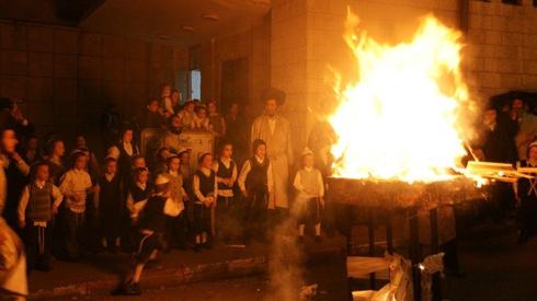 Lag BaOmer bonfire in Jerusalem 