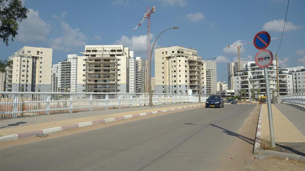 3 rooms for NIS 1.42 million.  Yavne