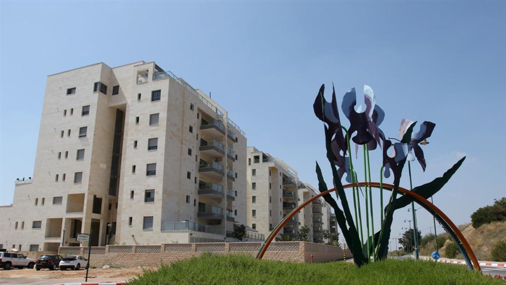 3 rooms for NIS 1.665 million.  Ness Ziona