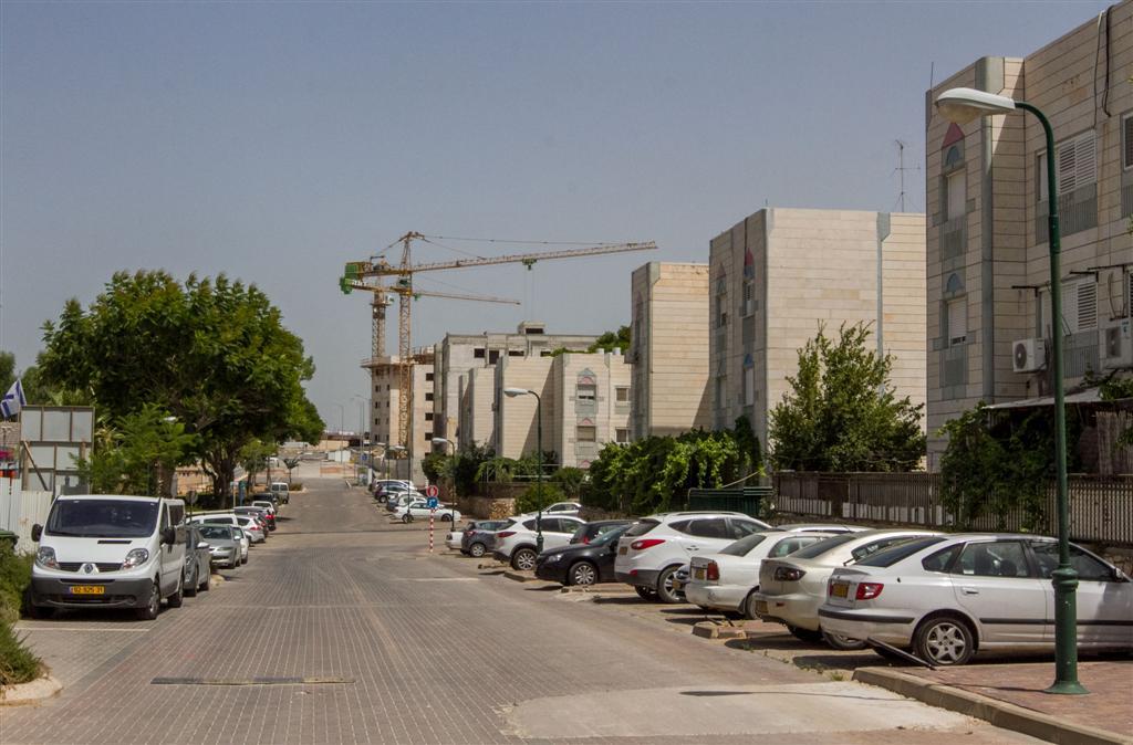 earing.  A 5-room apartment for NIS 1.03 million 