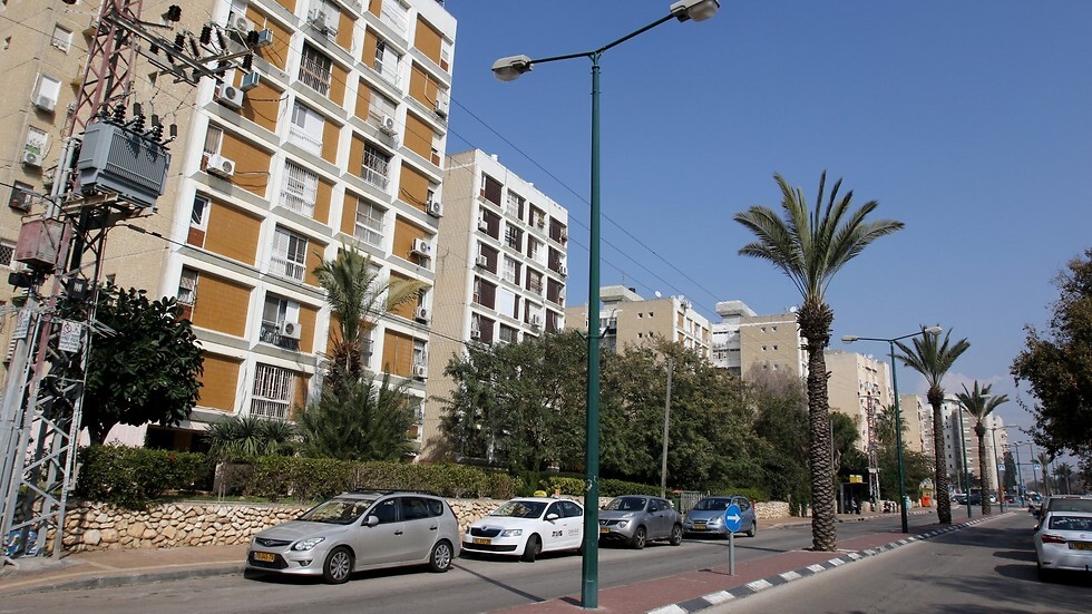 3 rooms for NIS 1.175 million.  Netanya