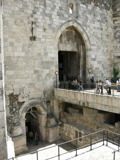 הכיכר הרומית בירושלים נפתחה לאחר עשור RJ8DDIwbS_0_0_1368_1824_large