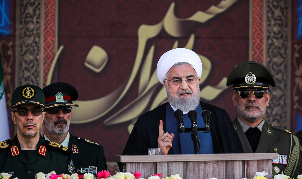 טהרן מצעד צבאי איראן הנשיא חסן רוחאני (צילום: AFP, Iranian Presidency)