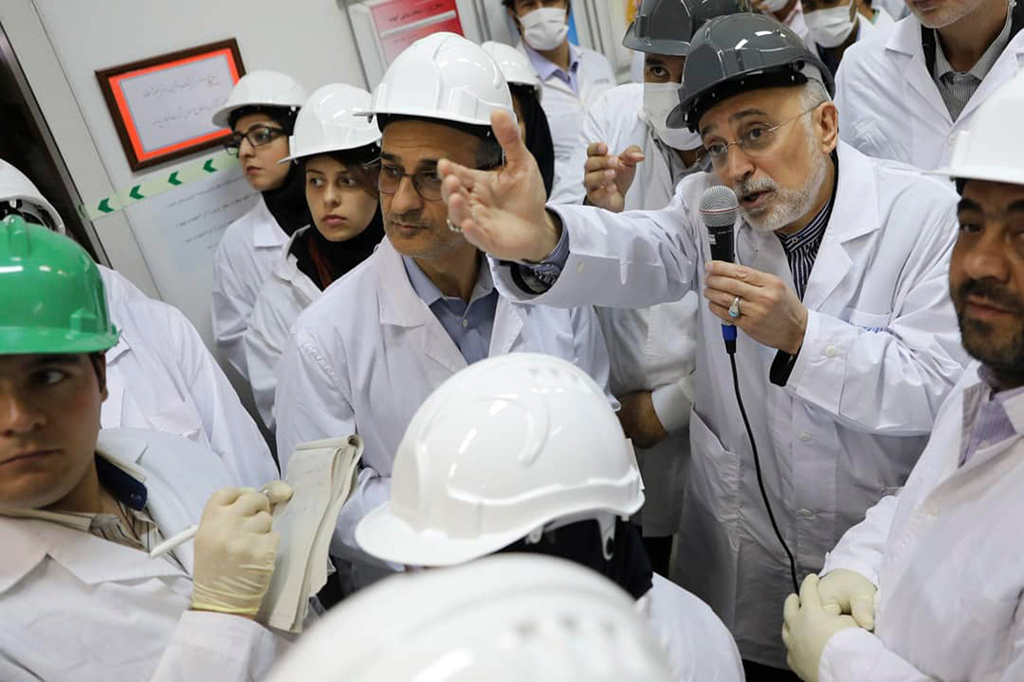 Ability to produce the first nuclear explosive device in months and even weeks. Exposure of advanced centrifuges in Natanz (Photo: AP) Akbar Salahi, head of Iran's Nuclear Agency, unveils advanced centrifuges at Iran's uranium enrichment facility
