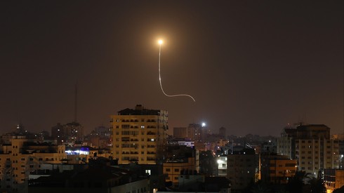 Обстрел израильской территории ракетами из Газы. Фото: AFP