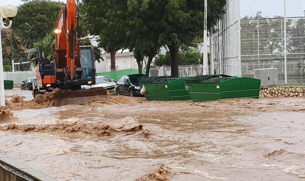 The streets of Nahariya swept by floodwater  (Photo: Gil Nehushtan)