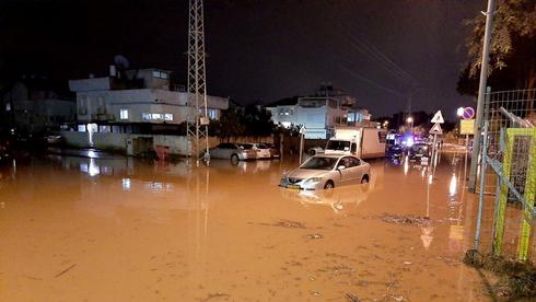 Flooding in Rosh Ha'Ayin  (Photo: Yossi Damari)