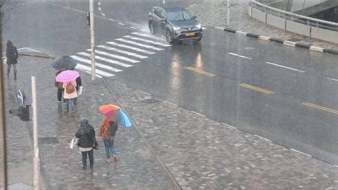 Дождь в Тель-Авиве. Фото: Моти Кимхи (архив) 