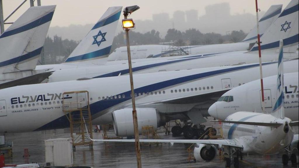 El Al planes at Ben Gurion Airport  ()