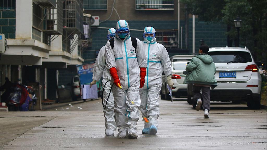 Chinese health workers in the city Wuhan (Photo: AFP)