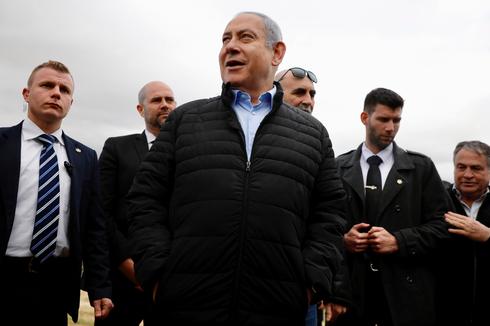 Prime Minister Benjamin Netanyahu and his entourage visiting the Jordan Valley  (Photo: AP)
